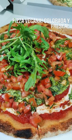 Vegan pizza at Bahía Verde in Tenerife