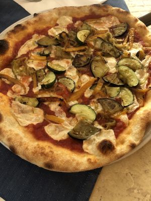 pizza vegetariana & vegan cheese (+1 €extra) at Bahía Verde in Tenerife