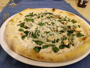 Smoked cheese pizza vegan at Bahía Verde in Tenerife