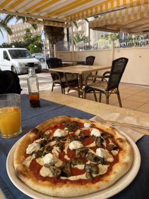 Pizza ”Skinny Norma”   at Bahía Verde in Tenerife