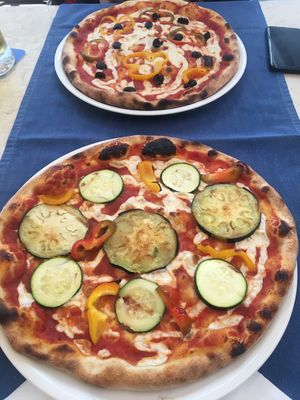 Pizza with vegan cheese 🧀  at Bahía Verde in Tenerife
