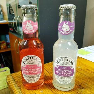 Новинка! 2 новых мини-тоника с розовым ревенём и соком юзу. Очень вкусно и бутылочки удобные)
New! 2 new m at The Slice Pizza in Moscow