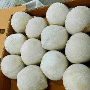 Питьевые кокосы)
Drinking coconuts) at The Slice Pizza in Moscow