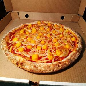 Тестируем новую пиццу Чеддриту от СЛАЙС пиццы.
Testing new Cheddrite pizza from SLICE pizza. at The Slice Pizza in Moscow