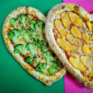 Ну вот и постучался к нам в двери ✊🚪 праздничек - День защитника Отечества 💂
Well, that knocked at our door  a hol at The Slice Pizza in Moscow