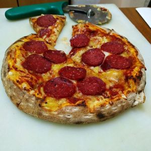 Testing a new vegan pepperoni pizza.
Тестируем новую пиццу Пепперони по вегану. at The Slice Pizza in Moscow