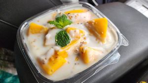 Mango sticky rice at Pho Van in Pittsburgh