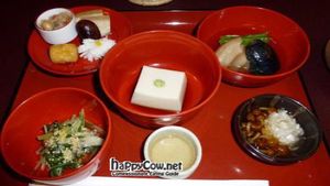 Part of sakura set (November 2011)
beans, goma dofu, simmered vegetables, mushrooms and salad with the plum wine at Hachinoki in Kamakura