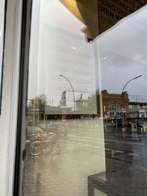 Mal verinnerlichen 😥 at Apple & Eve in Hamburg