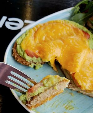Guacamole soy cutlet - close-up at Apple & Eve in Hamburg