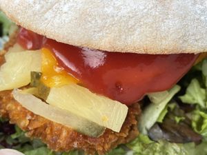 hawai'i burger at Apple & Eve in Hamburg