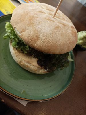 Guacamole Burger at Apple & Eve in Hamburg