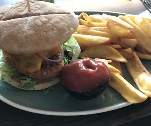 Vegan burger with guacamole   at Apple & Eve in Hamburg