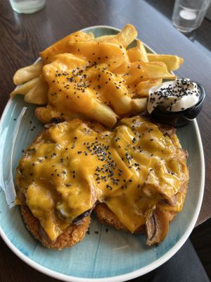 Mushroom & cheese schnitzel with fries and truffle Mayo   at Apple & Eve in Hamburg