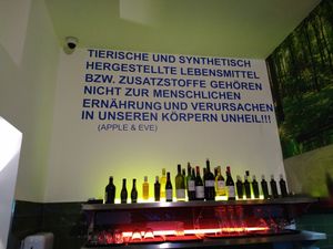 Slogan at Apple & Eve in Hamburg