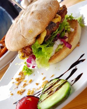 Tolle Burger 👍 at Apple & Eve in Hamburg