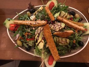 Lecker Salat at Apple & Eve in Hamburg