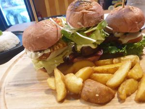 Trio sliders 9/10 at The Vegan Table in Phuket