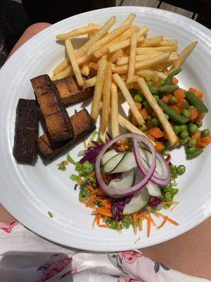Tofu, roasted veggies and potatoes at Salsada do Zé in Portimao