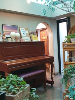 Vegan Menu on top of piano!! at Newyork B&C in Seoul