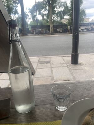 une carafe  at Coffee Crepes in Paris