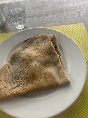 nutella + banana crepe (vegan) at Coffee Crepes in Paris