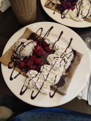 Vegan crepe at Coffee Crepes in Paris
