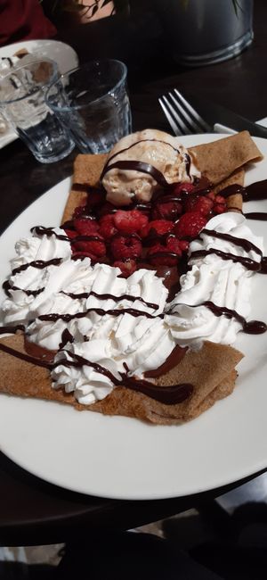 Vegan francois (12,-) at Coffee Crepes in Paris
