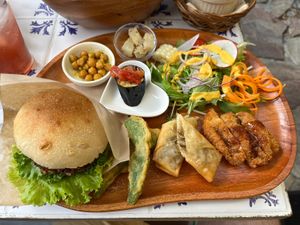 Burger plate  at Ramuna in Nara