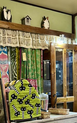 More cats  at Ramuna in Nara