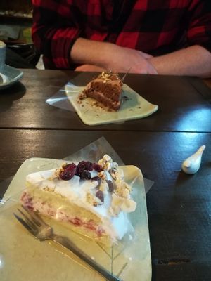 Amazing cakes at Ramuna in Nara