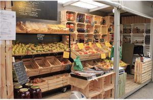 apples and pears at Bazar Olkuska in Warsaw