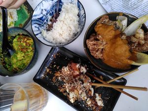 Okonomiyaki, cauliflower and bhurji curry at LE:EN in Utrecht