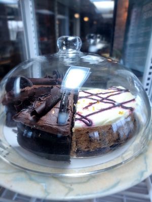 cakes from Magpies at La Brasserie in Zedelgem