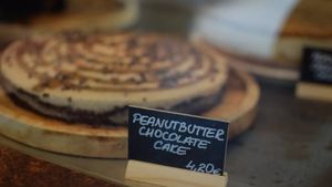4,20€ peanut butter chocolate cake at Balance Deli in Frankfurt