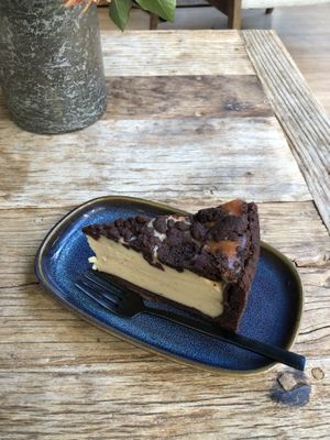 Vegan cheesecake (4,20€)  at Balance Deli in Frankfurt