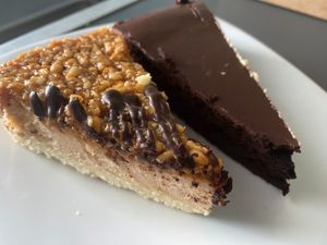 Snickers and chocolate cakes at Balance Deli in Frankfurt