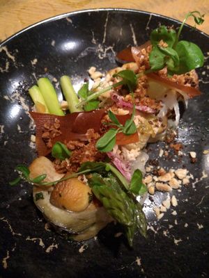 Cauliflower and asparagus at Restaurant Cepes in Otterlo