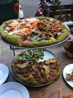 Pizzas Grandes en mitades  at Salvaxe.MX in Mexico City