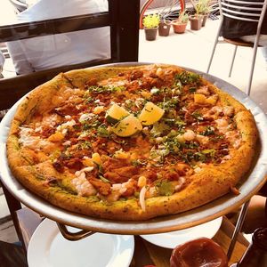 Pizza al pastor deliciosa  at Salvaxe.MX in Mexico City