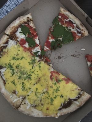 Muy malo,  parece comida sintética, sin sabor, su estética es deprimente. Cuando vi el producto le dije a la mesera que que había pasado y me dijo que la probara, no se interes at Salvaxe.MX in Mexico City