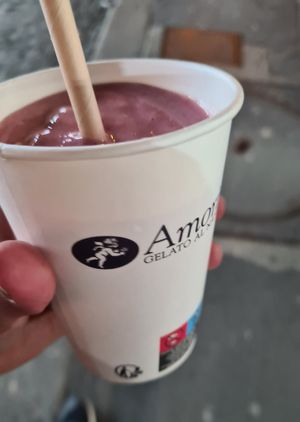 Vegan shake strawberry and banana at Amorino - Sacre Coeur in Paris