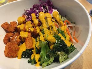 Bowl with tofu, grains, broccoli at V-Grits and Chimera Brewing in Louisville