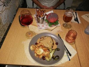 Steak and Holi Burger at Veganapati in Lisbon