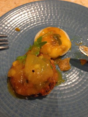 A random starter they gave us. Don't know the name but tasted nicw at Veganapati in Lisbon