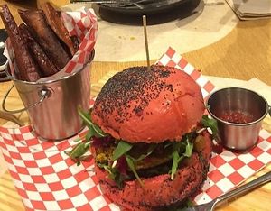 Burger at Veganapati in Lisbon