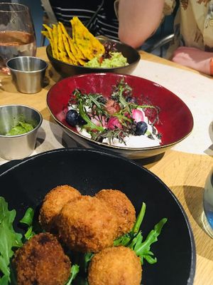 Starters at Veganapati in Lisbon