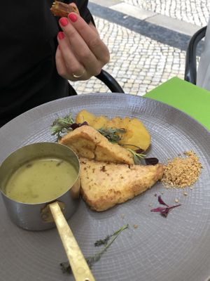 Tofu bio in coconut - we didn’t like it at Veganapati in Lisbon