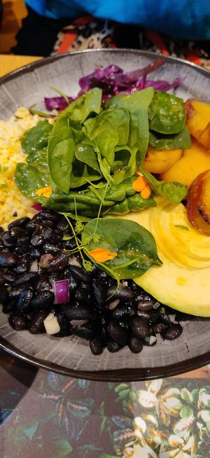 Protein bowl 😋😋 at Veganapati in Lisbon