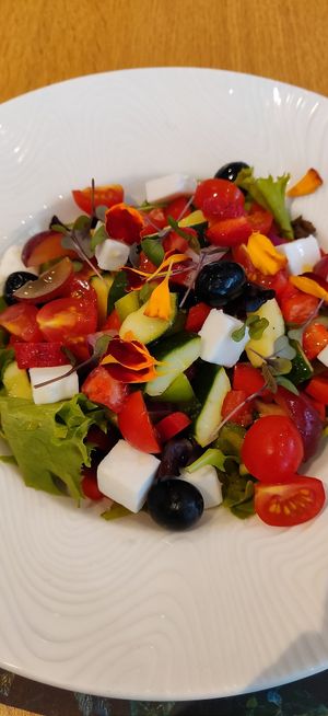 Caesar salad at Veganapati in Lisbon